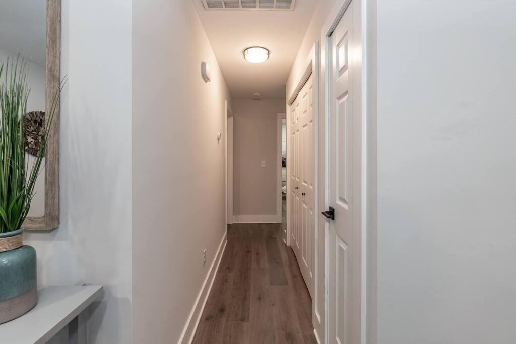 Island Joy - Newly Renovated/Walk To The Beach! Oak Island Exterior foto