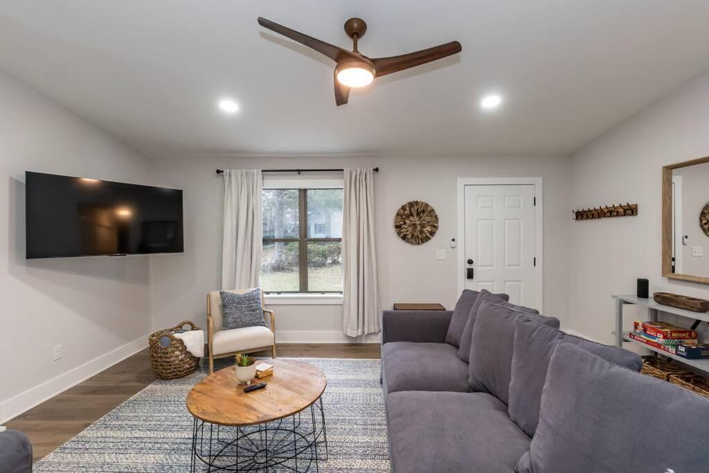 Island Joy - Newly Renovated/Walk To The Beach! Oak Island Exterior foto