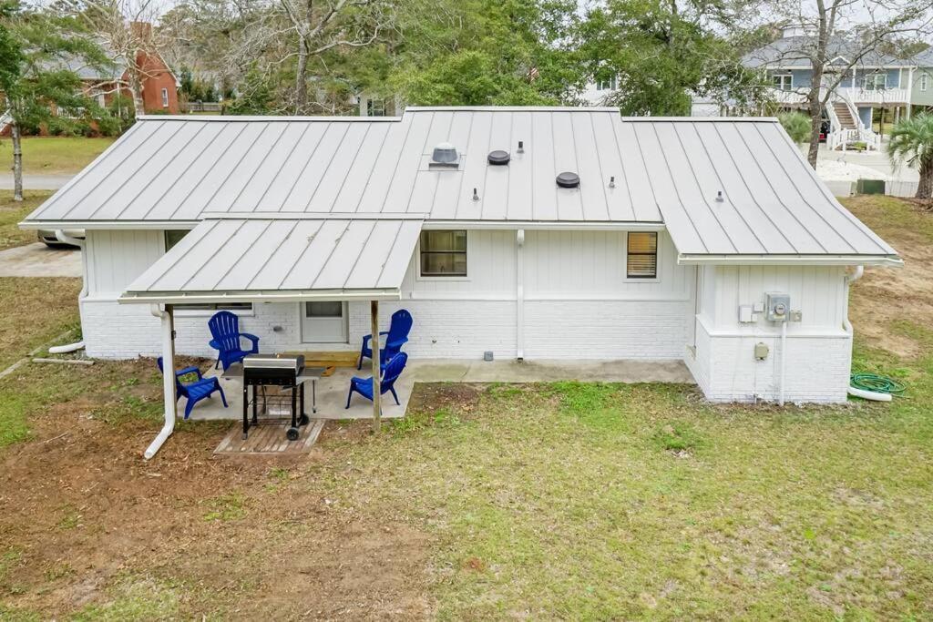 Island Joy - Newly Renovated/Walk To The Beach! Oak Island Exterior foto