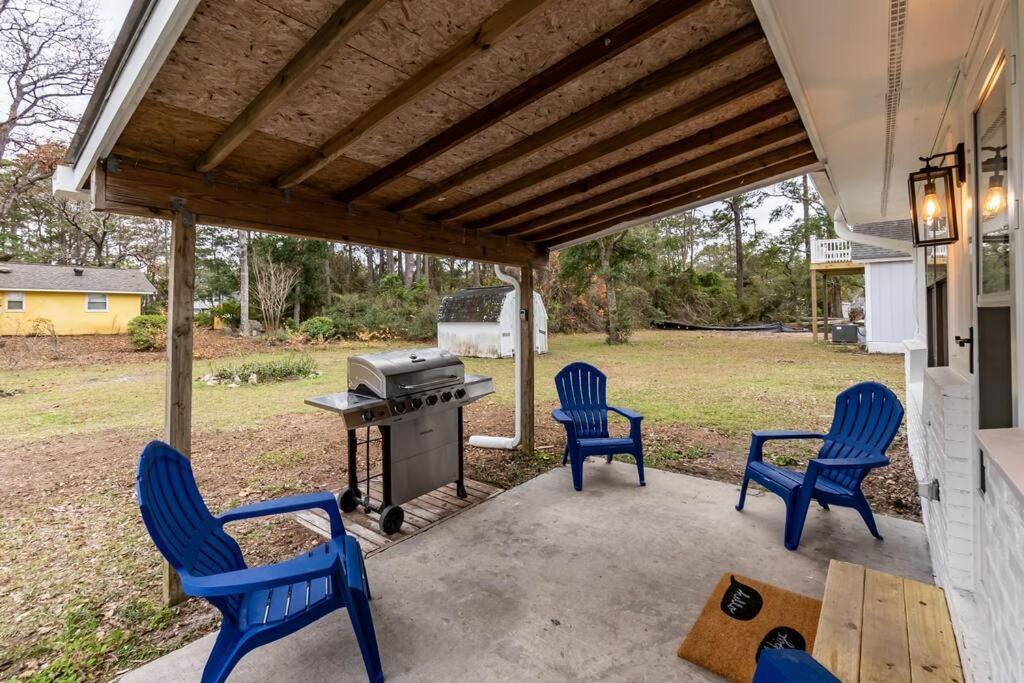 Island Joy - Newly Renovated/Walk To The Beach! Oak Island Exterior foto