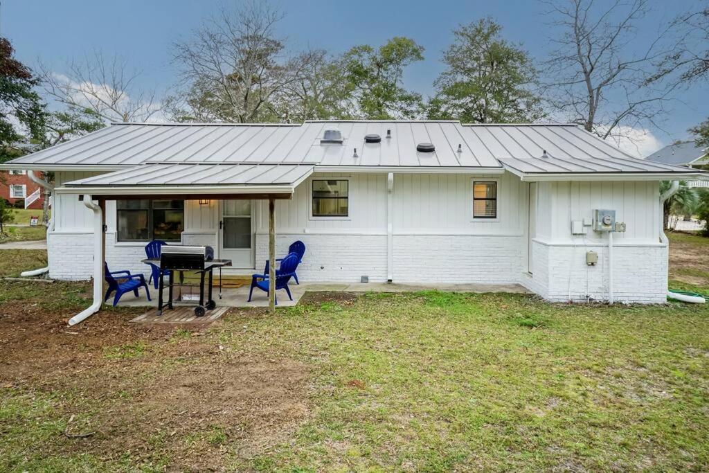Island Joy - Newly Renovated/Walk To The Beach! Oak Island Exterior foto